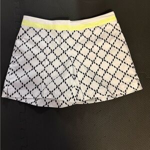 Slazenger Golf Shorts white black print women’s size 2